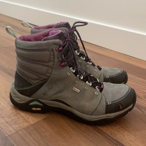 Women’s Ahnu Montara Waterproof Hiking Boot
